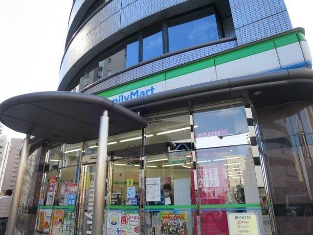 ファミリーマート牛島町店