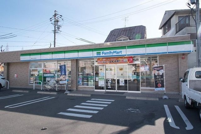 ファミリーマート中川ときわ店