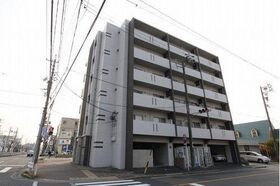 ロイヤルアベニューの外観