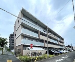 写真:ゼルコヴァ城西の外観