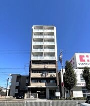 ブルームライフ八田駅前の外観