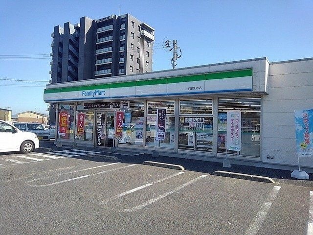 ファミリーマート宇佐四日市店