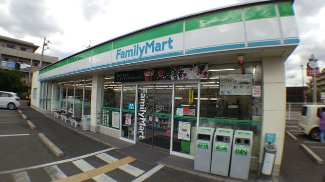 ファミリーマート佐井寺南が丘店
