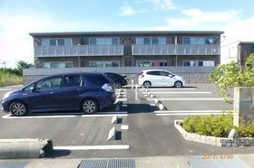 メゾンクレインⅡ棟の外観