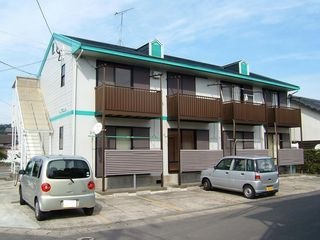 写真：ハイネス川内の外観