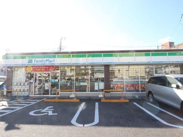 ファミリーマート旭二丁目店