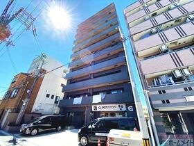 Warm天下茶屋の外観