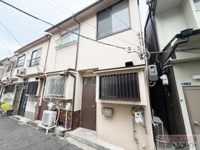 三由貸家の外観