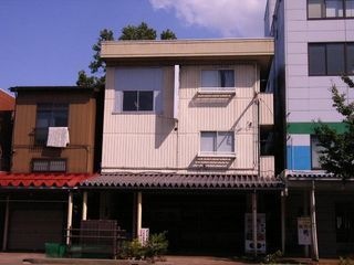 写真：ハイツ芝の外観