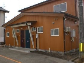 長岡市学校町2丁目の外観