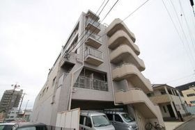 秋田産業ビルの外観