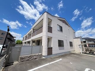 写真:CALMO雄和の外観