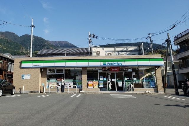 ファミリーマート宇和島本町追手店