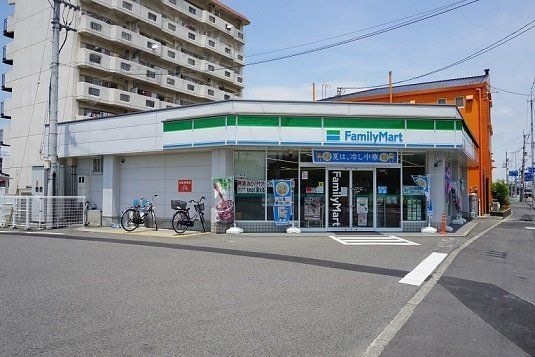 ファミリーマート庄町三丁目店