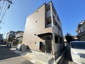 R氷川の外観