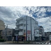 サンフタミ尾頭橋ビルの外観
