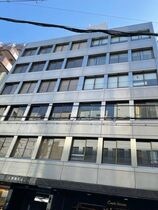 心斎橋東栄ビルの外観