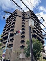 朝日プラザ心斎橋の外観