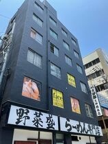 新電工ビルの外観