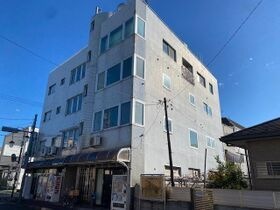 土方ビルの外観